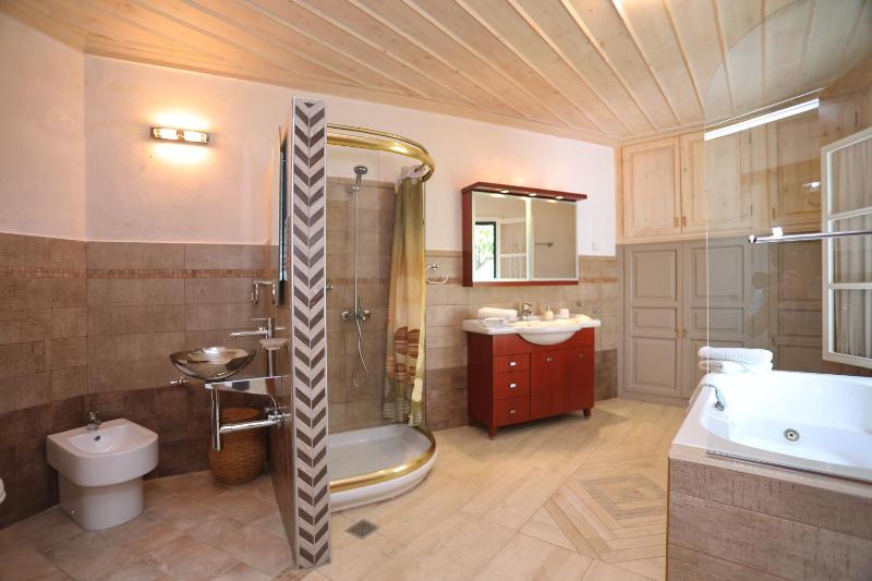 Spring Bliss Garden House - image 19