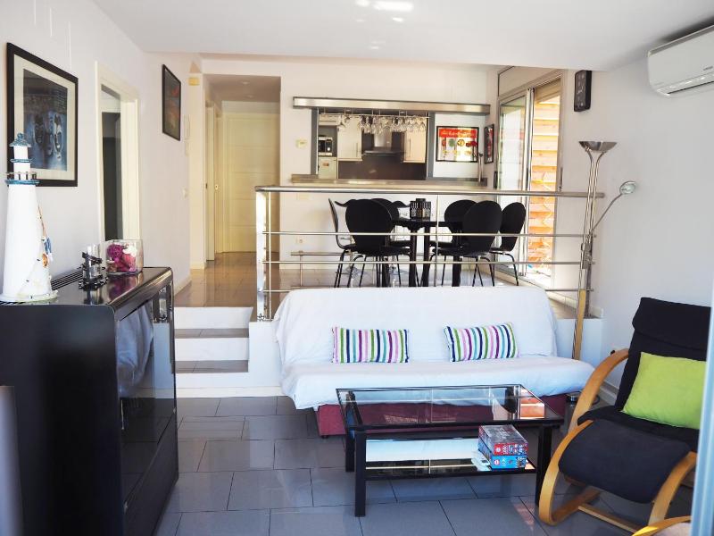 Saromar II Apartament amb dues terrasses per 6 persones a 5 minuts de la Platja Gran - image 1