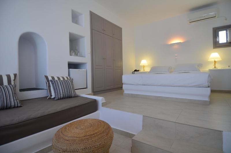 Superior Double Room image 3