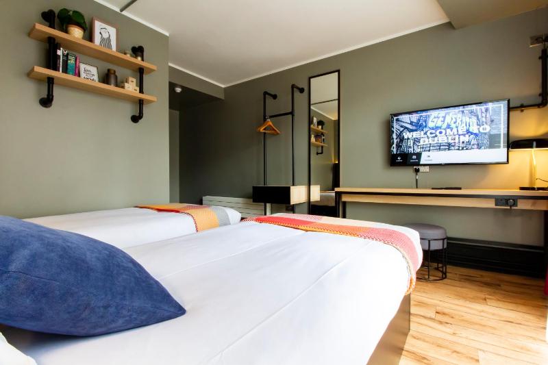 Deluxe Twin - Ensuite image 1