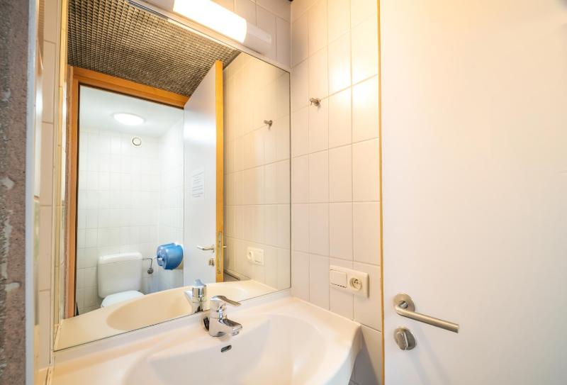 Quadruple Room with Bathroom image 2