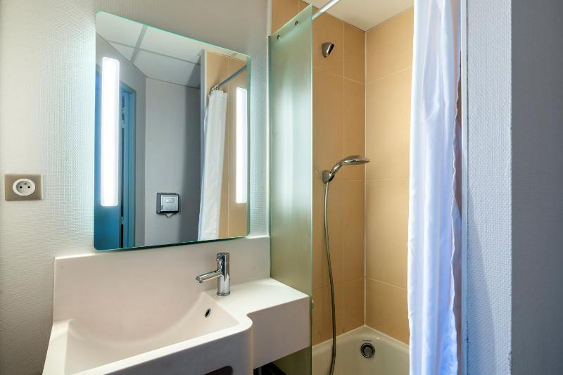 Double Room image 4