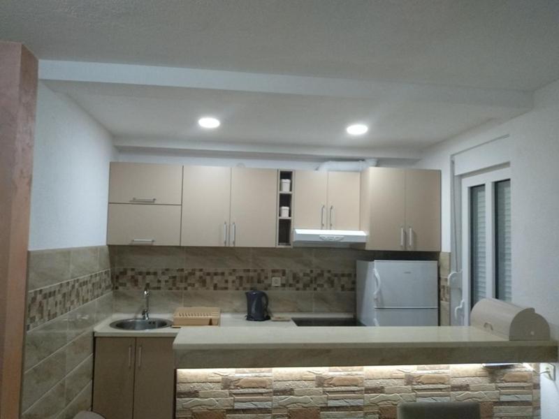 One-Bedroom Apartment image 4