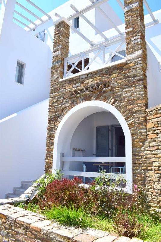 Triple Room with Garden View image 1