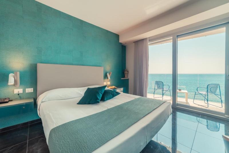 Executive Double Room with Sea View image 1