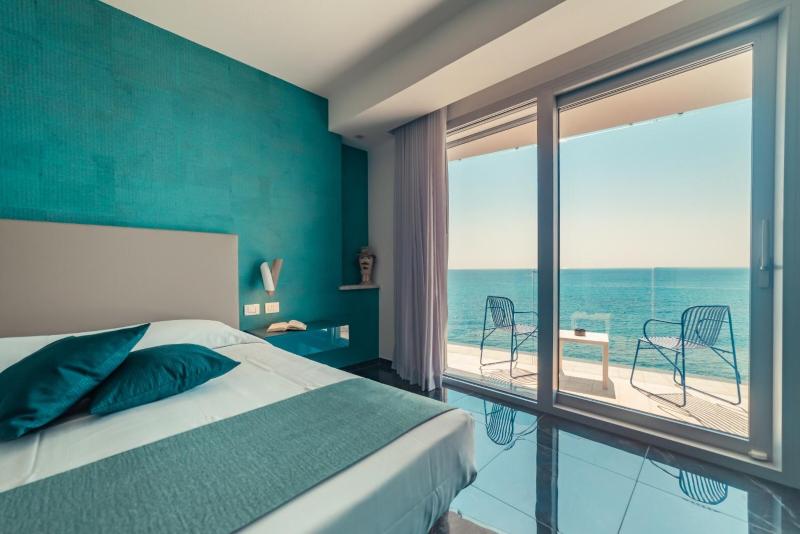 Executive Double Room with Sea View image 2
