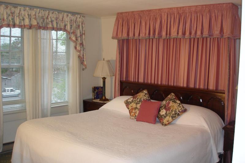 King Room image 2