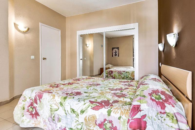 One-Bedroom Apartment image 1