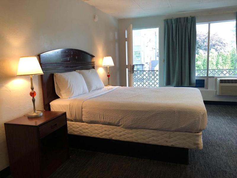 Portland Super Value Inn - image 6
