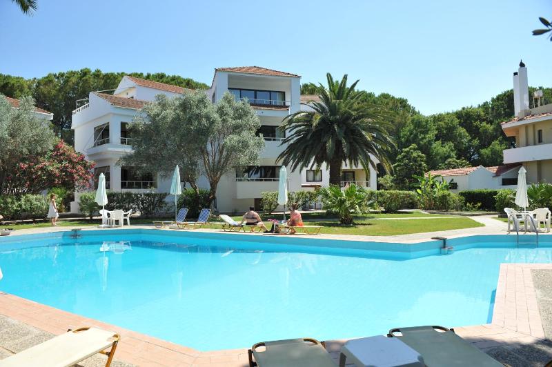 Niki Hotel Apartments - image 6