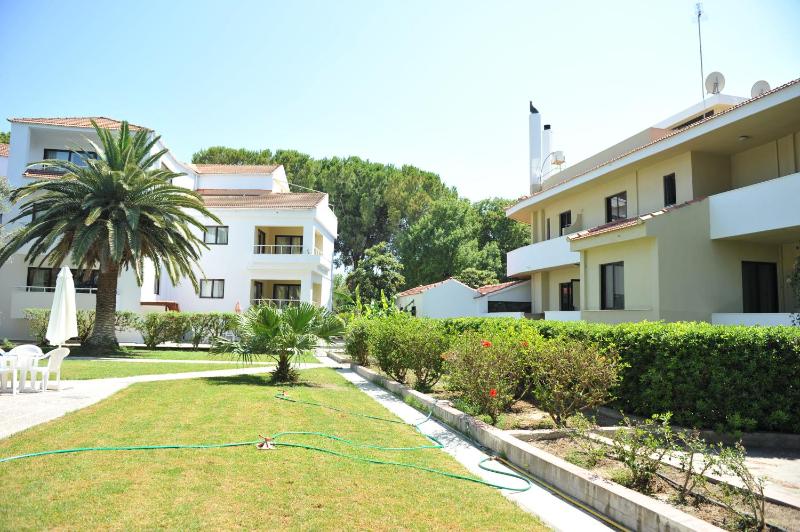 Niki Hotel Apartments - image 15