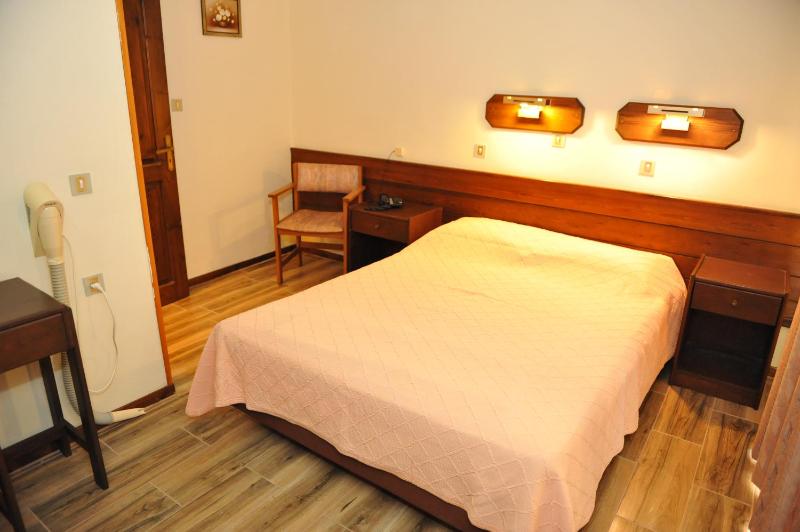 Niki Hotel Apartments - image 11