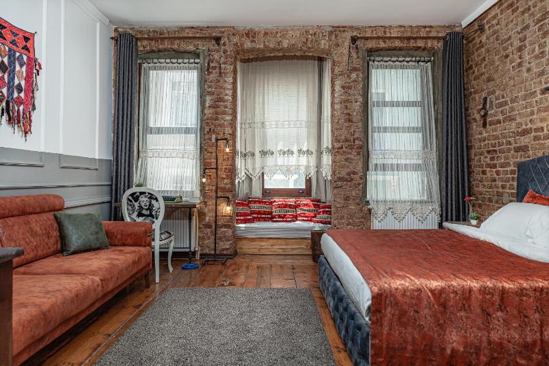 Superior Suite image 1