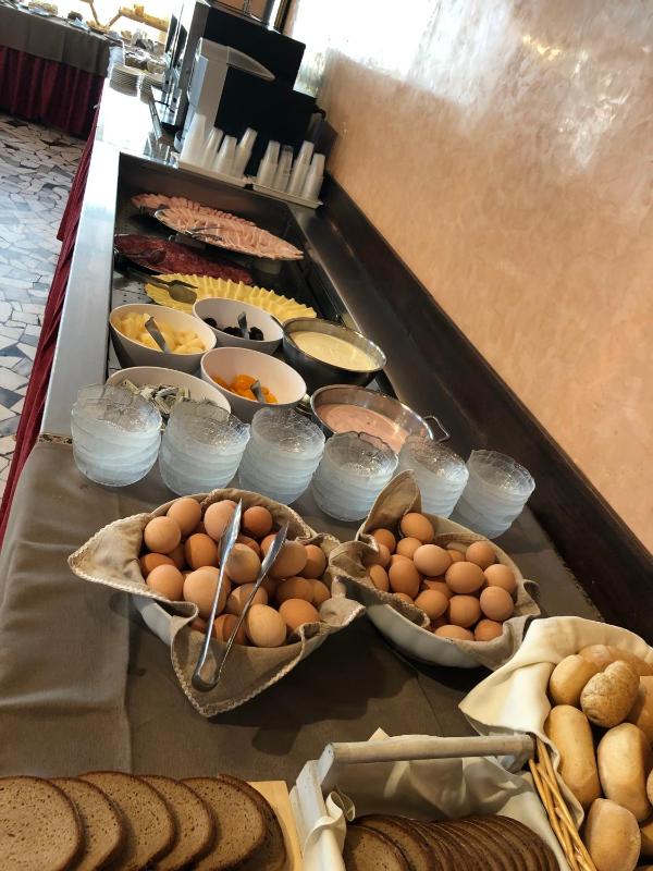 Hotel AMALFI & Restaurant Karaoke Bar - image 13
