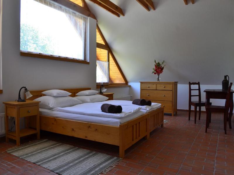 Twin Room image 1