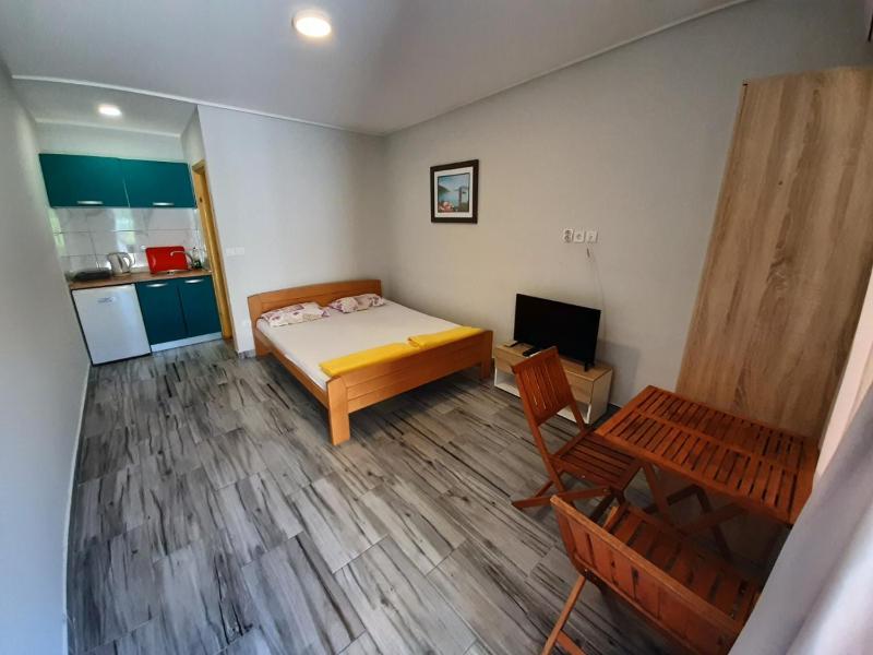 Studio Apartment with Sea View image 2