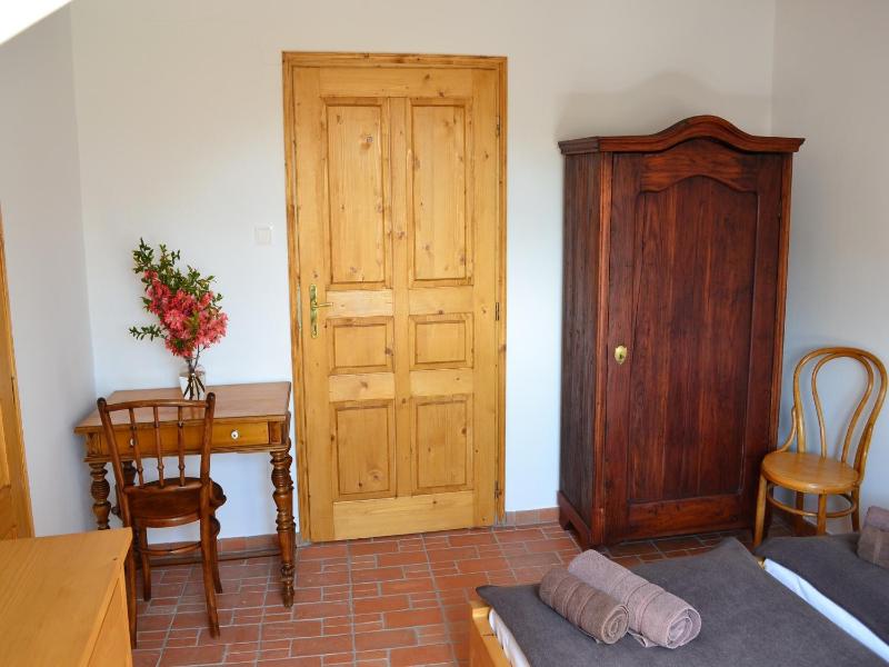 Single Room image 3