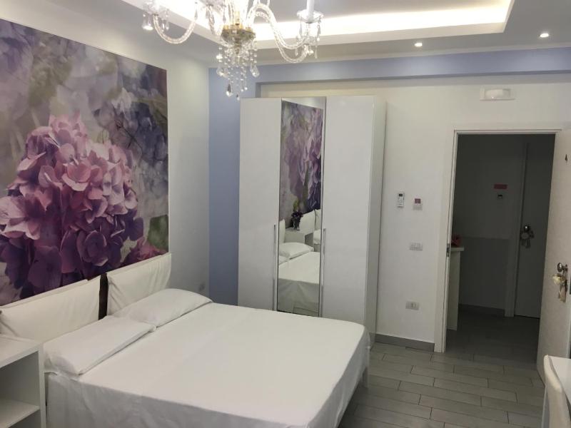 Deluxe Queen Room with Two Queen Beds image 4