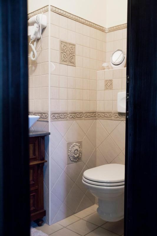 Double Room image 2