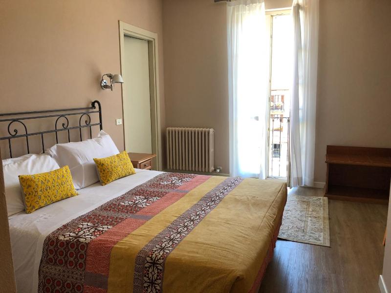 Double or Twin Room image 3