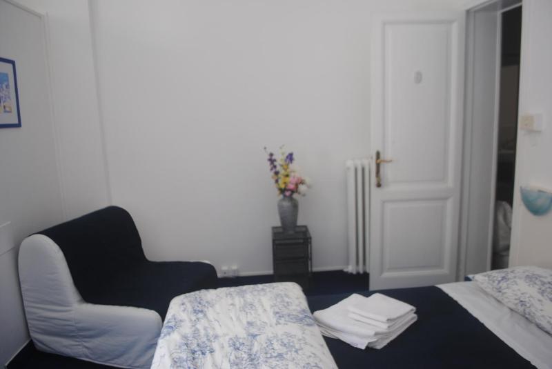 Standard Family Room image 4