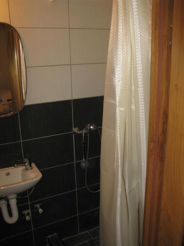 Triple Room with Shower image 4