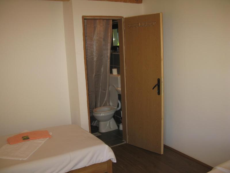 Triple Room with Private Bathroom image 4