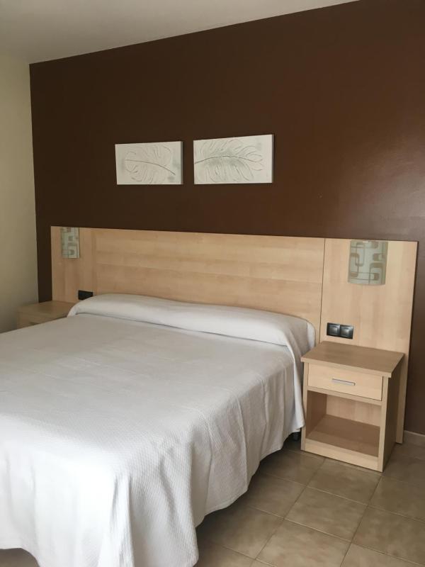 Double or Twin Room image 3