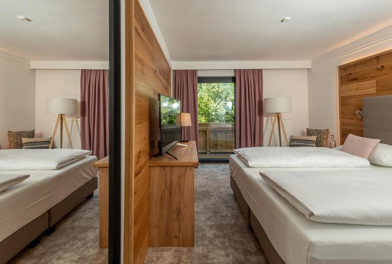 Suite with Balcony and View image 2