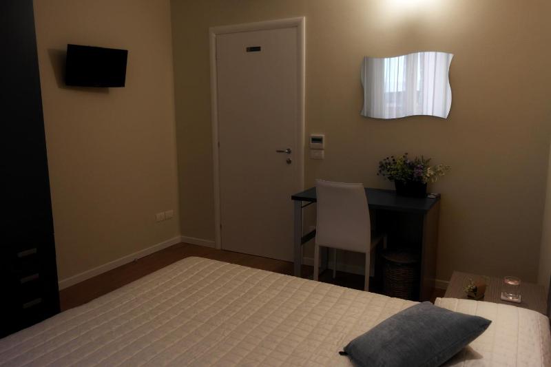 Double or Twin Room with Shared Bathroom image 4
