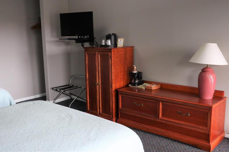 Standard Room with Two Double Beds image 1