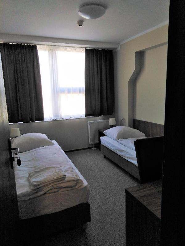 Deluxe Quadruple Room image 1