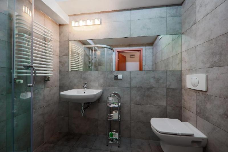 Deluxe Double or Twin Room with Balcony image 4