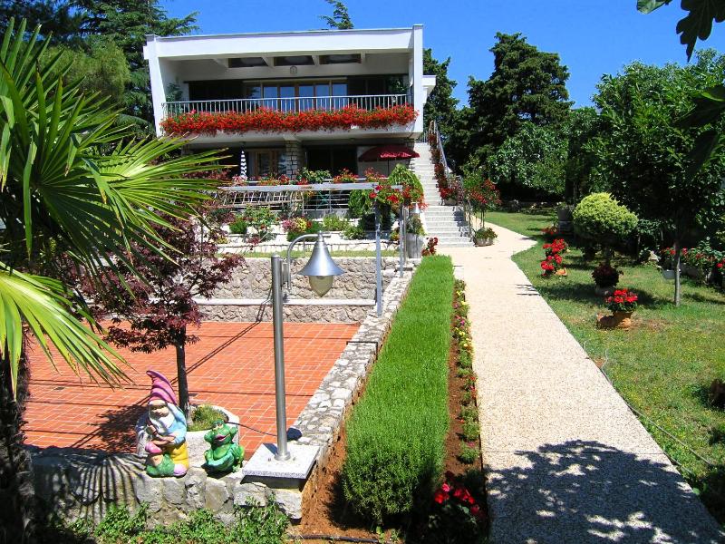 Studio with Terrace image 4