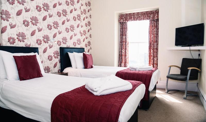 Double Room image 3