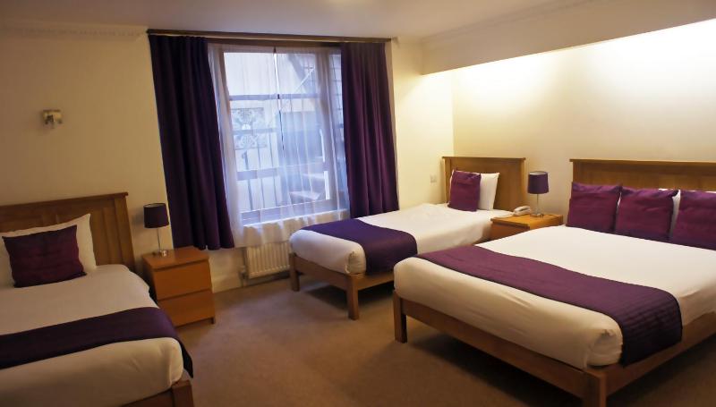 Quadruple Room image 2