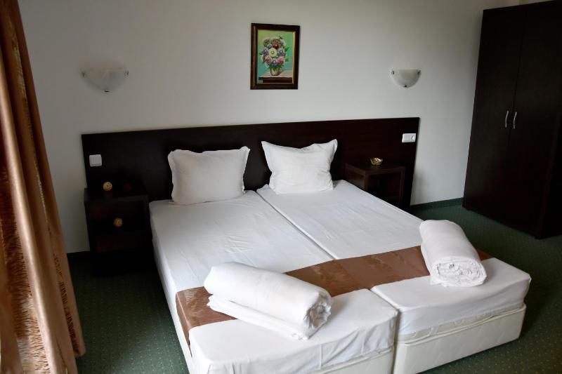 Deluxe Double Room with Sea View image 3