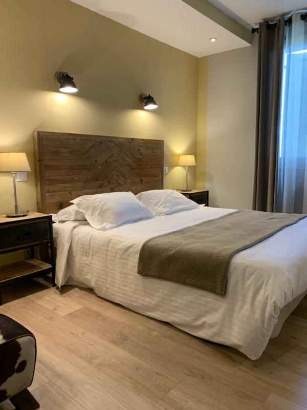 Superior Double Room image 3