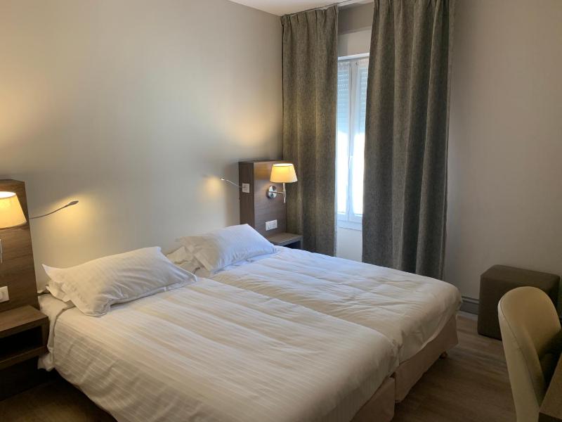 Twin Room image 1