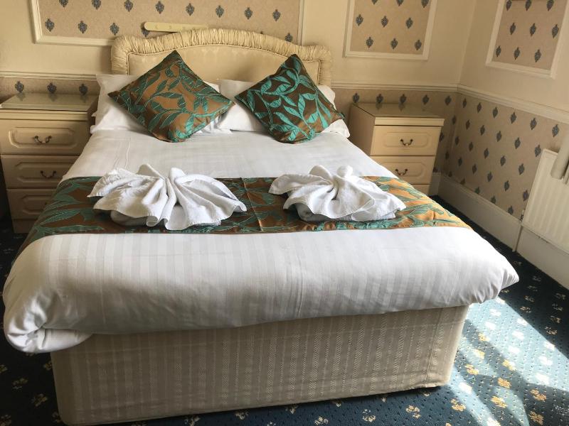 Everglades Hotel - image 6