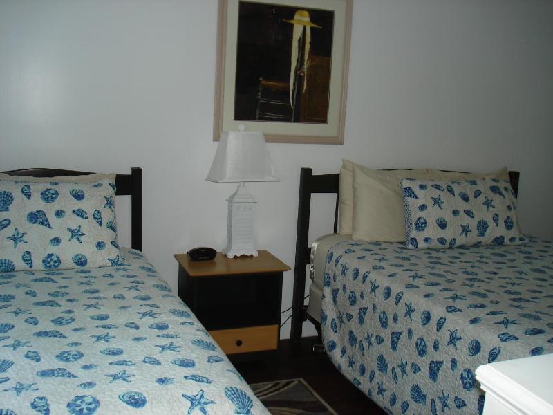 Queen Room - Pet-Friendly image 1
