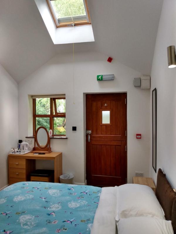 King Room with Garden View image 1