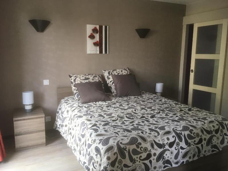 Apartment with Pool View  image 1