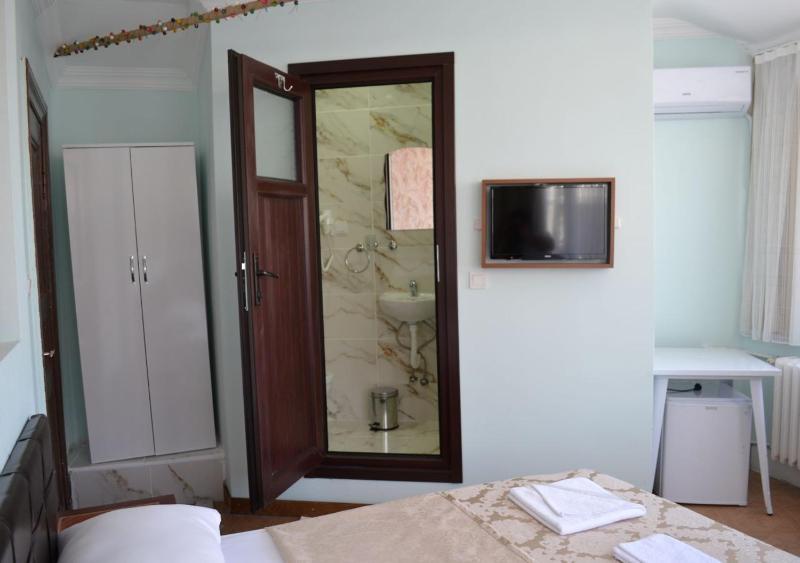 Superior Double Room image 3