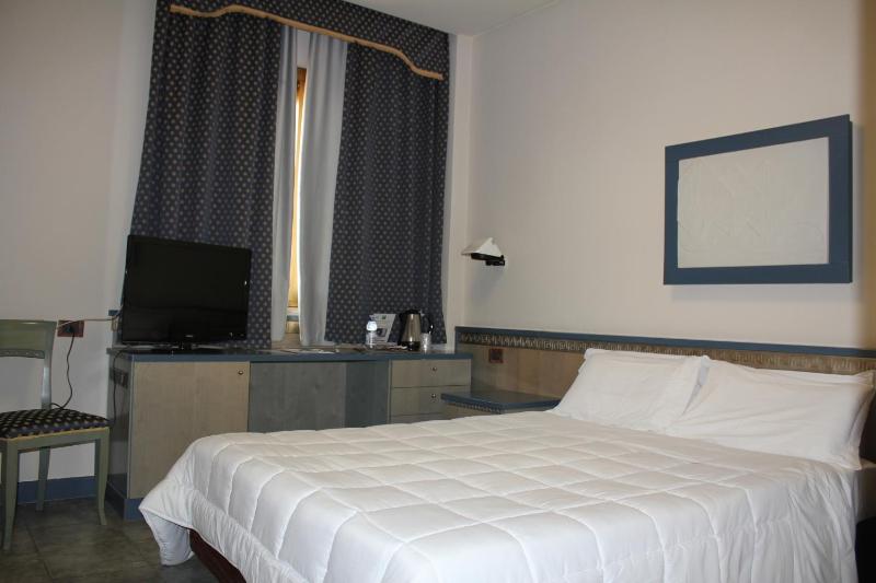 Standard Double Room image 4