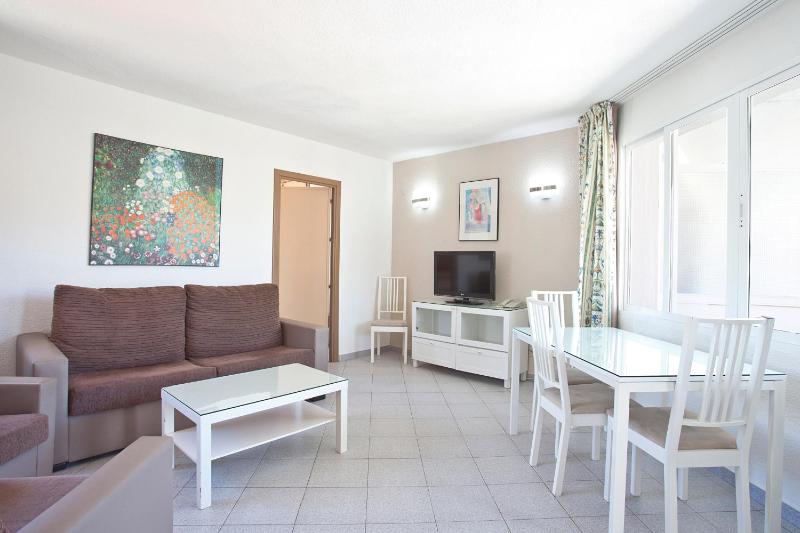 Apartamentos Ecuador Park - image 29