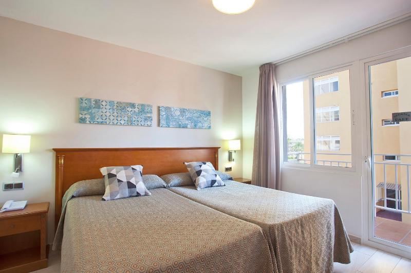 Apartamentos Ecuador Park - image 32