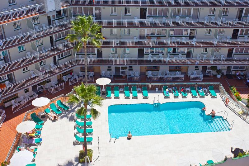 Apartamentos Ecuador Park - image 6