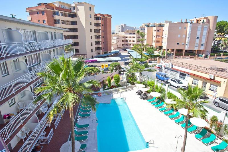 Apartamentos Ecuador Park - image 26