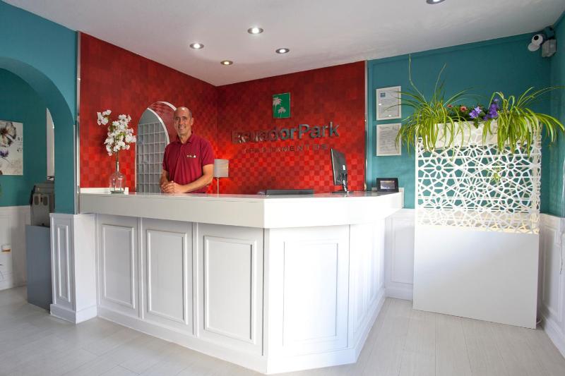 Apartamentos Ecuador Park - image 44